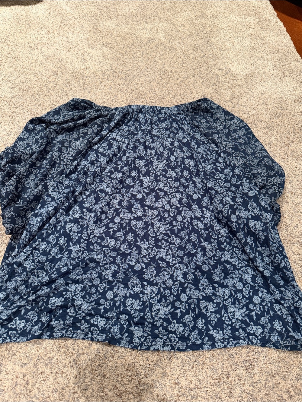 LOFT Navy Floral V-Neck Short Sleeve Blouse - Picture 4 of 4